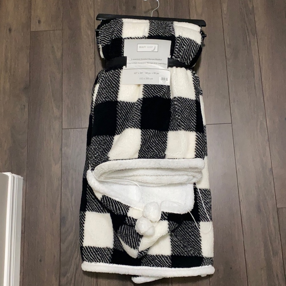 Hooded Sherpa Blanket